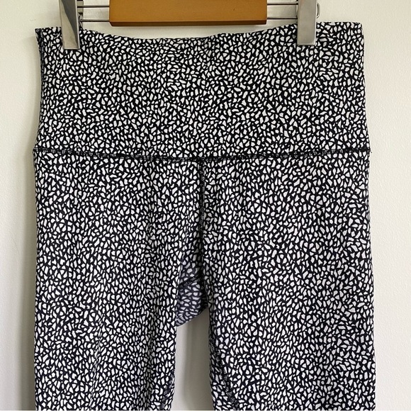 Lululemon Wunder Under 23’’ Crop Tight Legging • Black White • US 12 - Picture 2 of 13